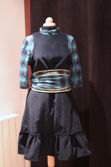 Ensemble robe + chemisier + ceinture bandeau (devant)